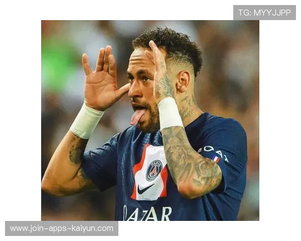 内马尔潇洒踩单车后破防