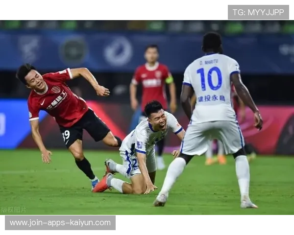 成都蓉城外线出手果断,险些完成精彩一击 成都蓉城外线出手果断,险些完成精彩一击